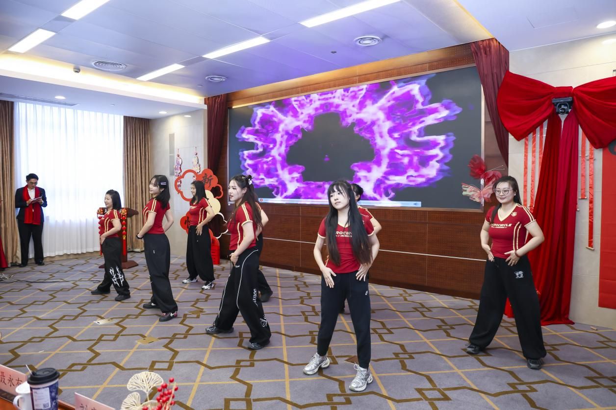 3E3C415C0BC393DA5A250042C90_98CB4458_281F8