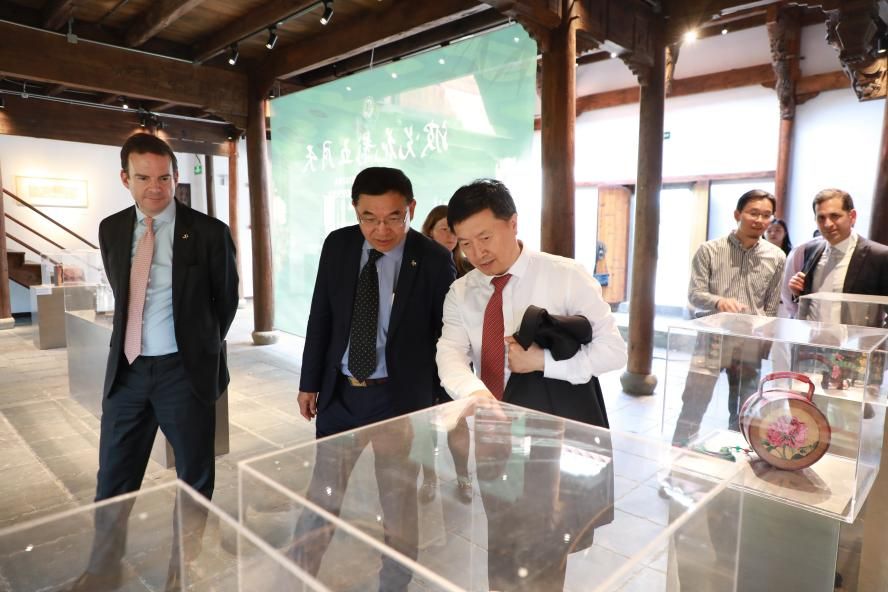 553B639FAF60071850FE81348CA_7908505A_14373