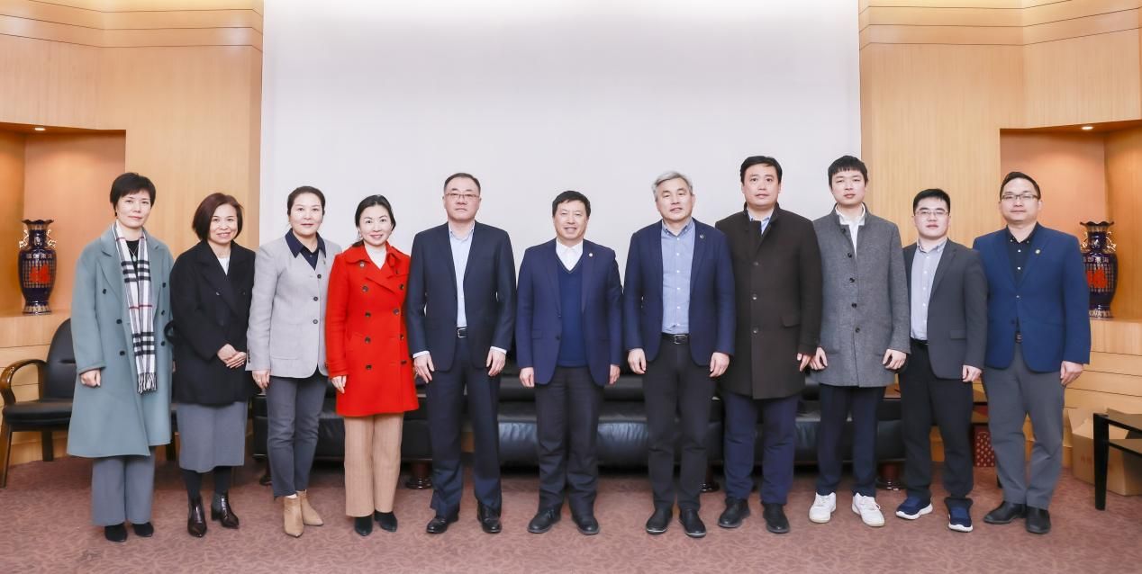 F8EE77CD6AEBADF84F6B97F9593_1CBBCA76_16B83