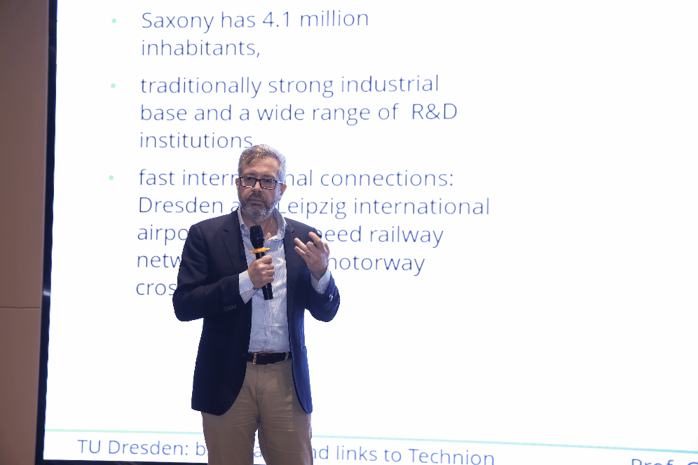 70C282F67849107CF1E52D0E9DD_49860B15_18A5D