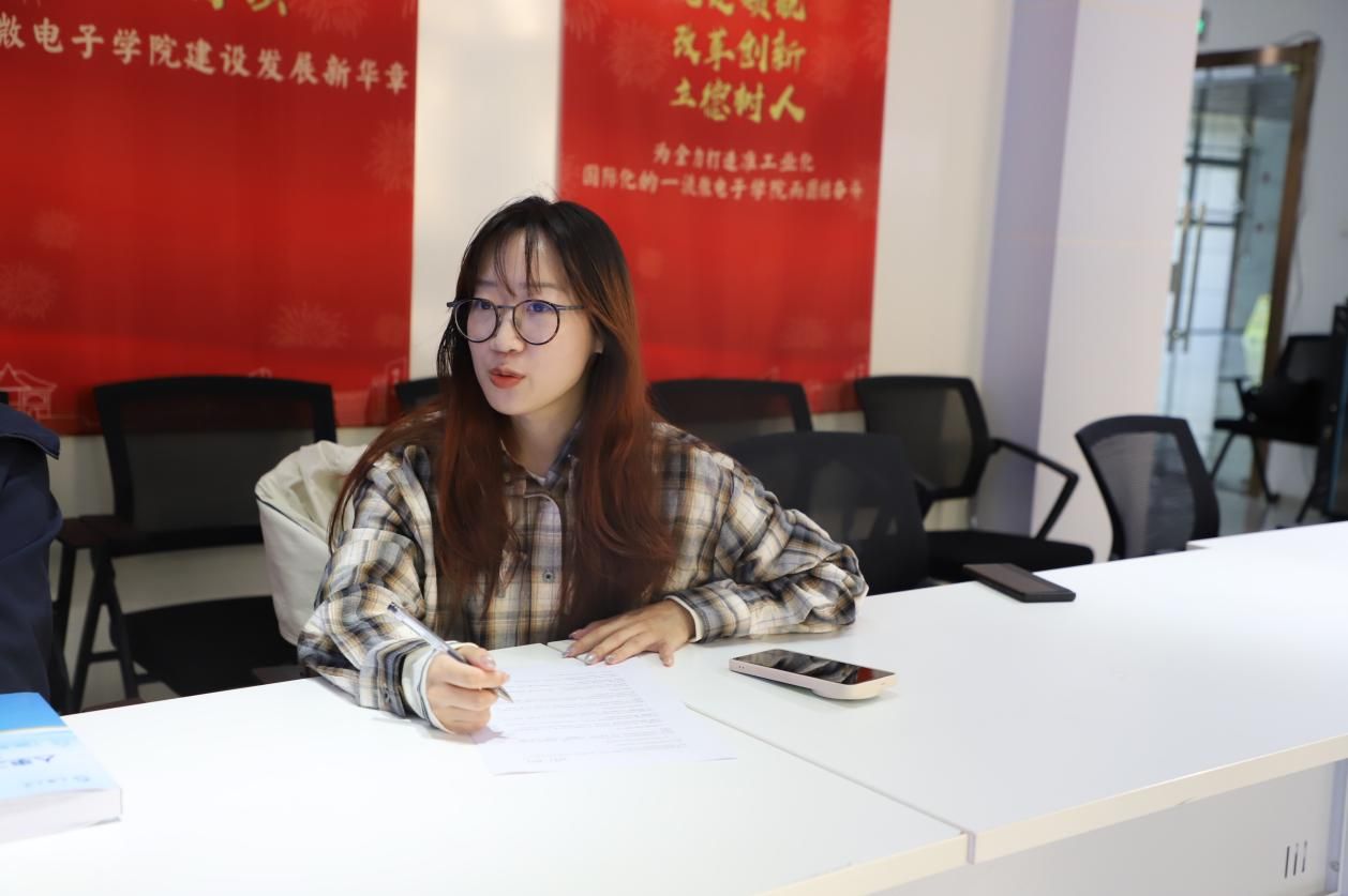 2DD672CF7EEE64AC8FA25EB8D0B_EE25A2EE_13BB9