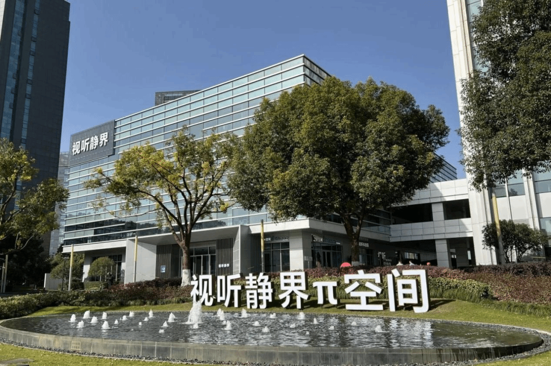 3CAA29A9D3AAF18545F28E026FF_AD8E0A9A_72AD4